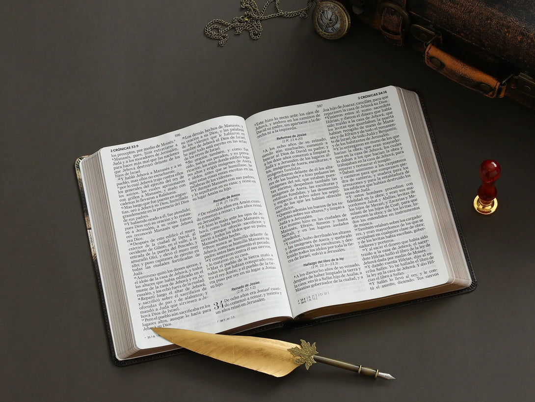 Biblia RVR60 085c LG PJR Barco sobre libro - Biblias