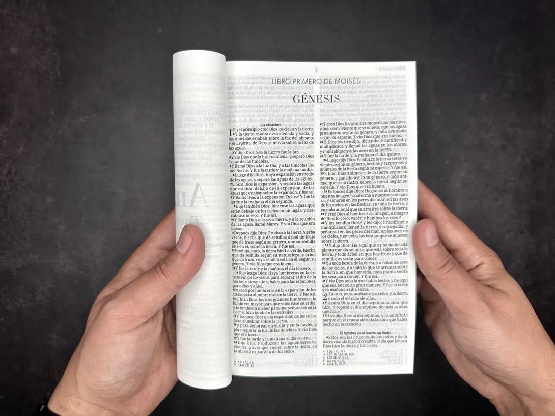 Biblia RVR60 Tamaño Manual - ECO paperback rosa diseño flor