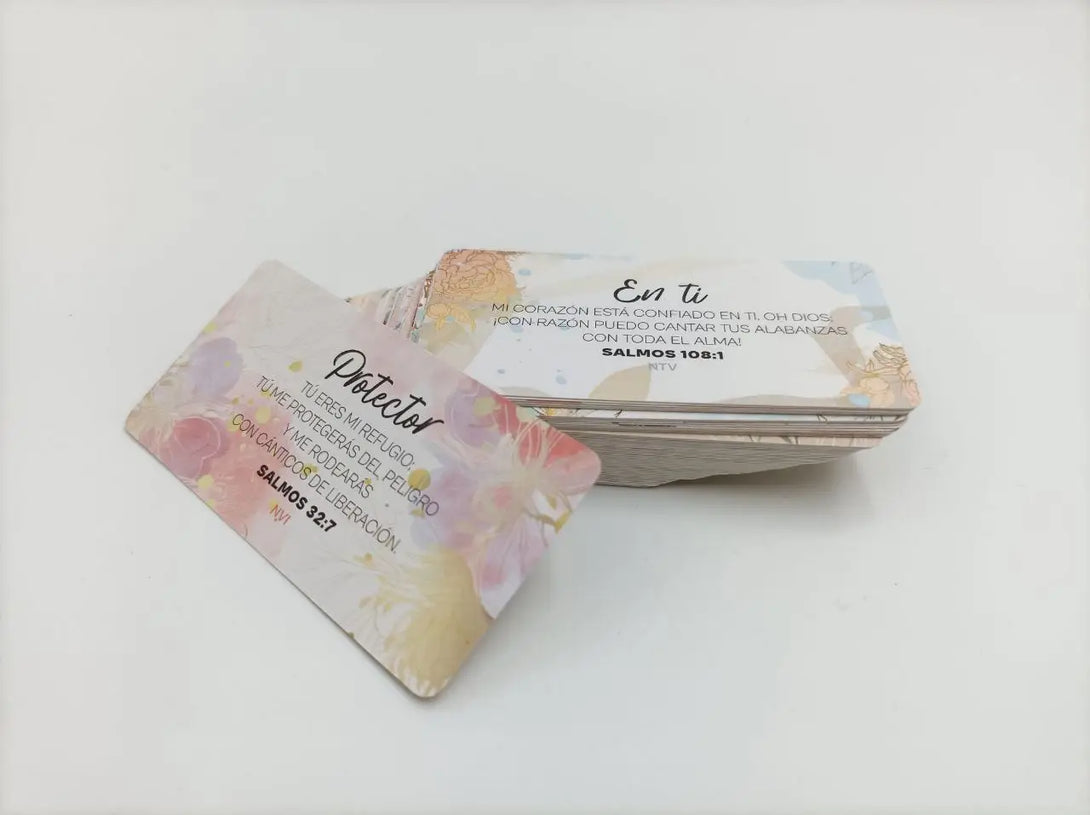 Display con 16 Cajas metálicas con 50 promesas cada una.