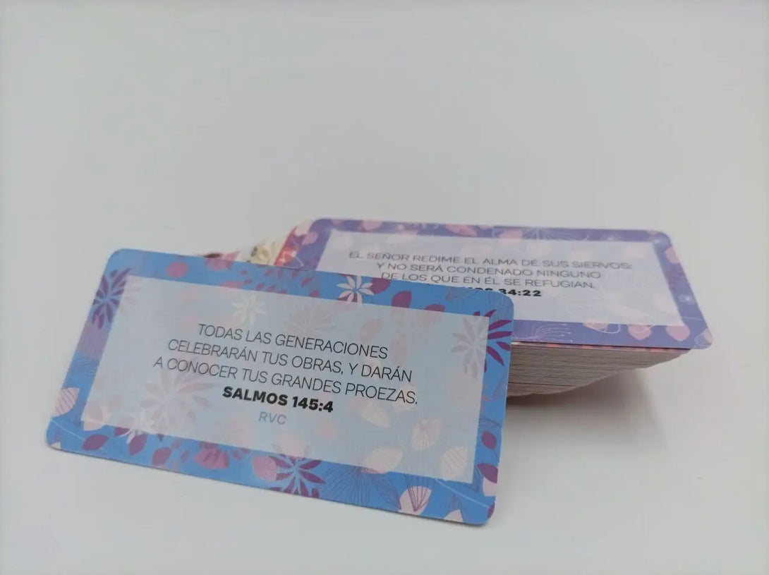 Display con 16 Cajas metálicas con 50 promesas cada una.