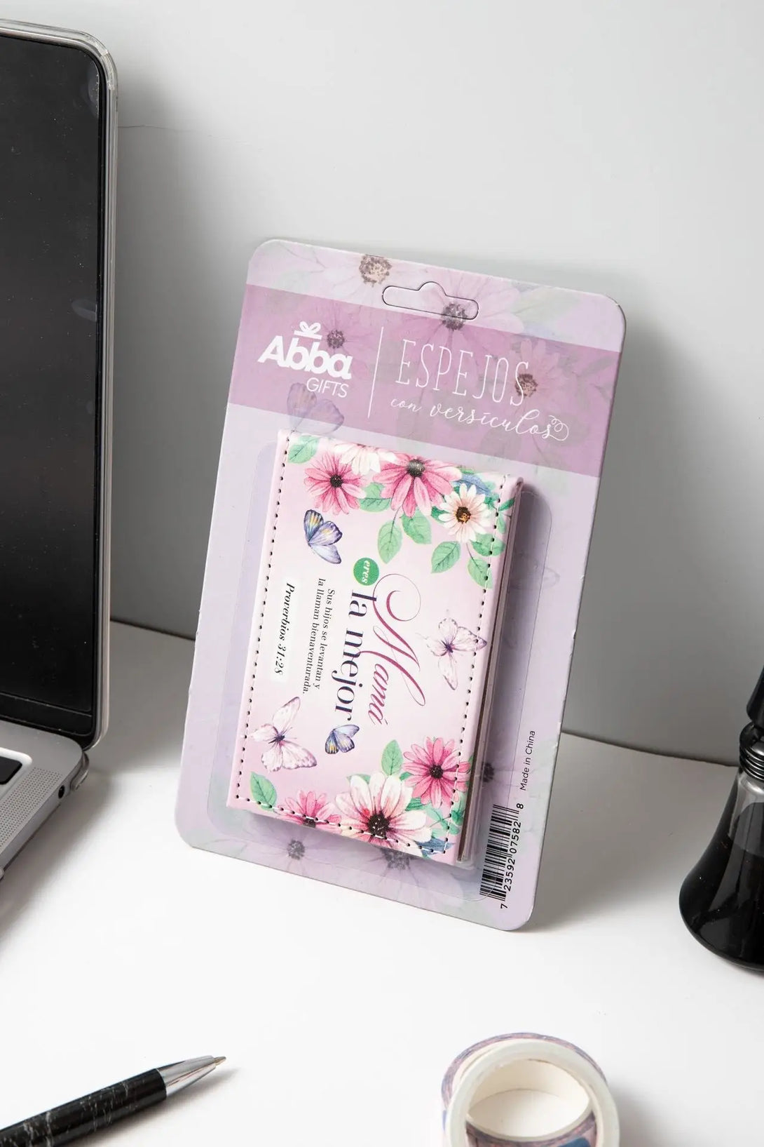 Espejito compacto de cuero. Mamá