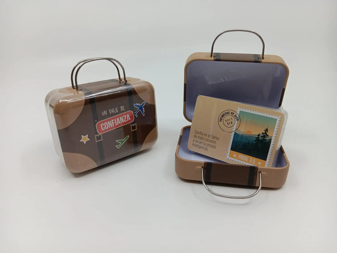 Un viaje de confianza- Caja de promesas metálica maleta
