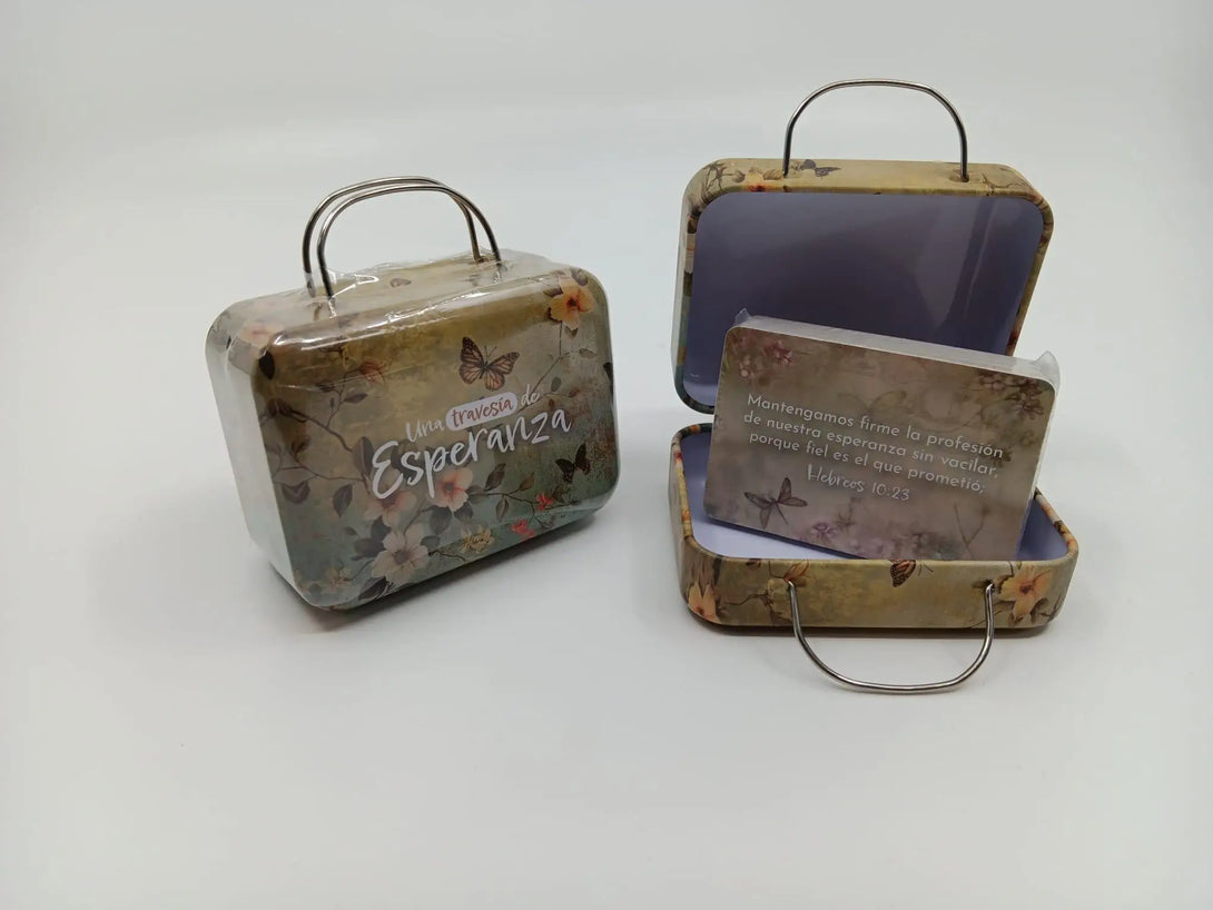 Una travesía de Esperanza- Caja de promesas metálica maleta
