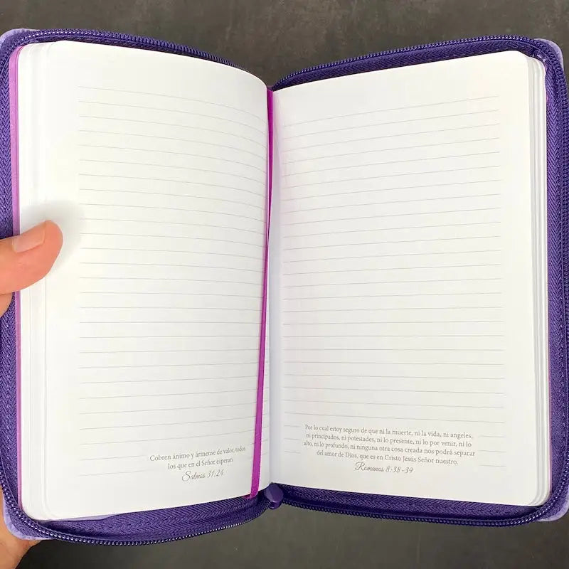 Libreta imitación piel rosa con cierre. Amor de Dios