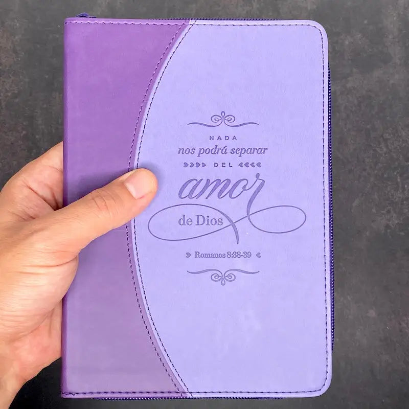 Libreta imitación piel rosa con cierre. Amor de Dios