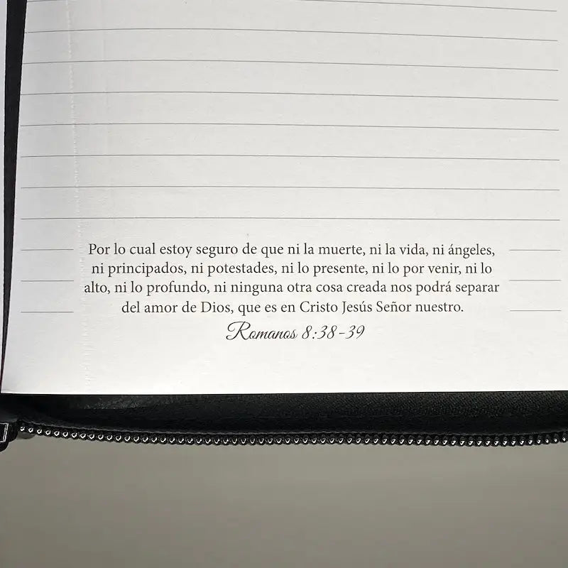 Libreta imitación piel rosa con cierre. Esfuérzate