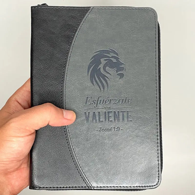 Libreta imitación piel rosa con cierre. Esfuérzate